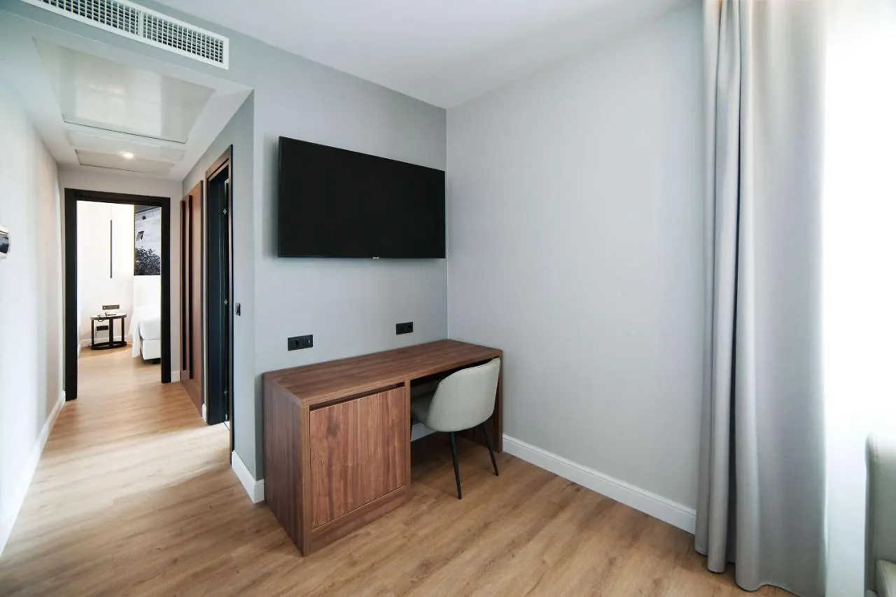 Hotel Radisson Blu Ghr Rzym 4*,
