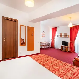 West Gate Studios Апартаменты