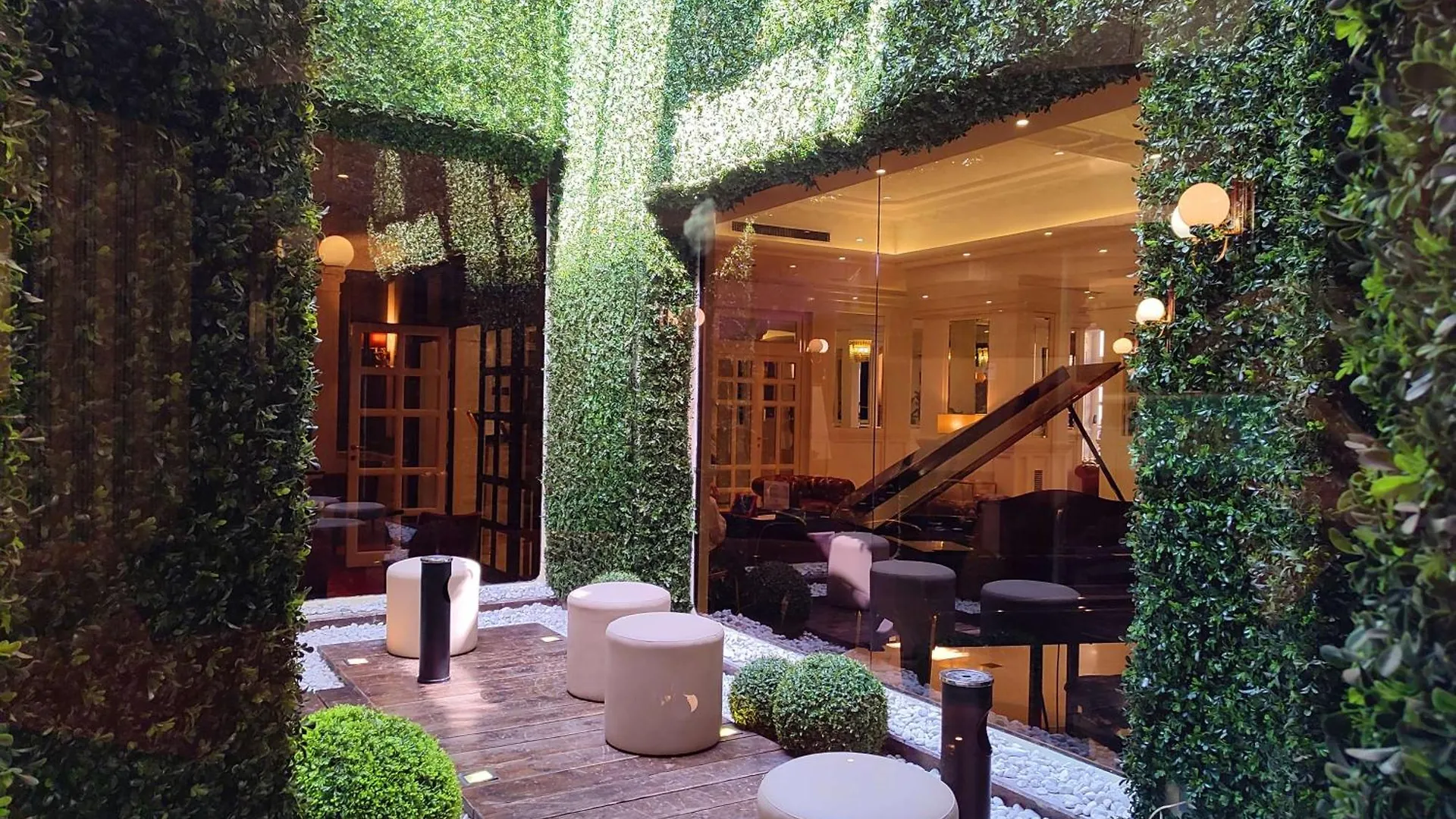 Radisson Blu Ghr Rome Hotel